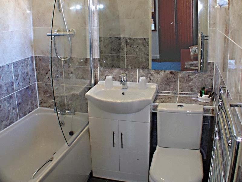 Downe Arms Country Inn Wykeham  Habitación foto